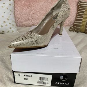 Ladies shoes